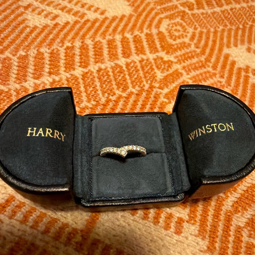 Harry Winston Ribbon Platinum Diamond Band